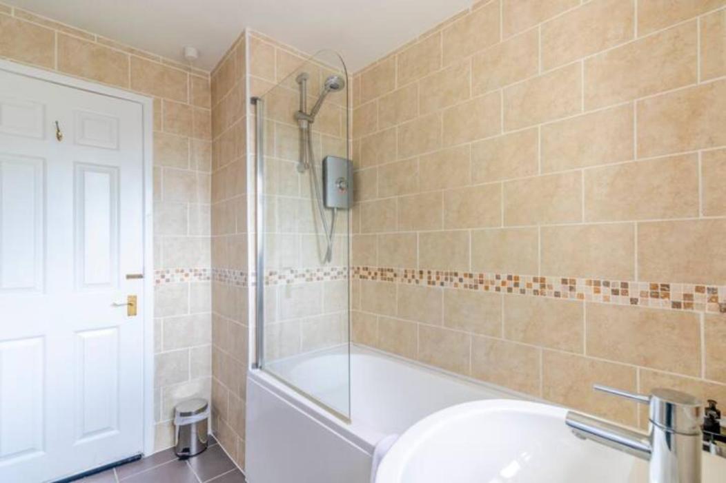 Trendy Sea View 2 Bedroom Sleeps 6 - Free Parking Борнмут Экстерьер фото